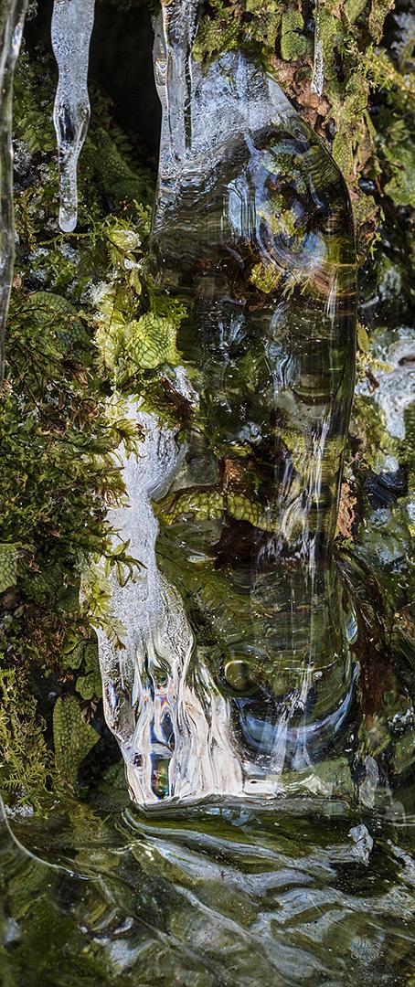 LliamGreguez Catskills iceformation ice iceart FrozenWater winter nature Stream naturephotography earthoutdoors roamtheplanet swivelable AgoraGallery Artist Macro Photography @str12ng