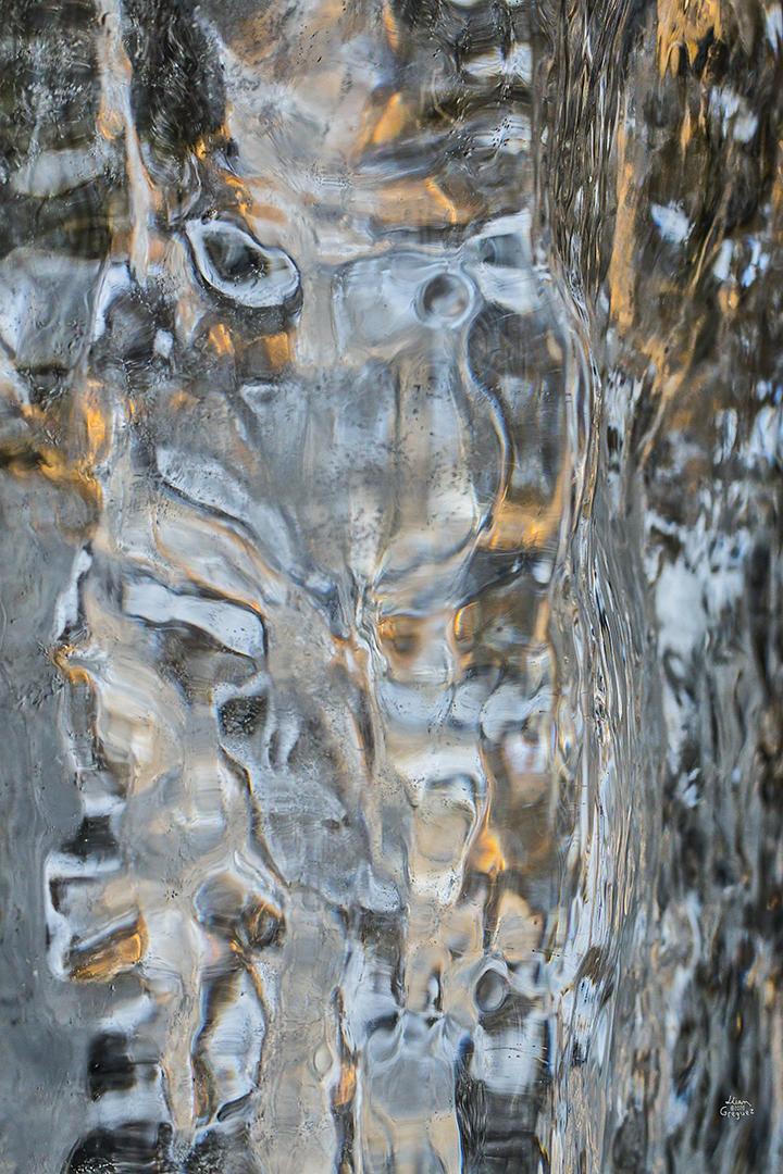 LliamGreguez Catskills iceformation ice iceart FrozenWater winter nature Stream naturephotography earthoutdoors roamtheplanet swivelable AgoraGallery Artist Macro Photography @str12ng