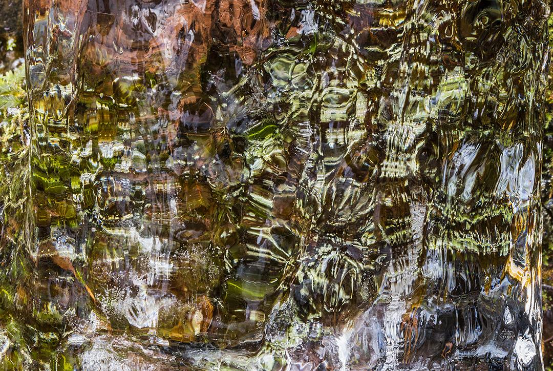 LliamGreguez Catskills iceformation ice iceart FrozenWater winter nature Stream naturephotography earthoutdoors roamtheplanet swivelable AgoraGallery Artist Macro Photography @str12ng